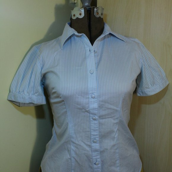 Banana Republic Blue/White Button Up - Picture 2 of 12